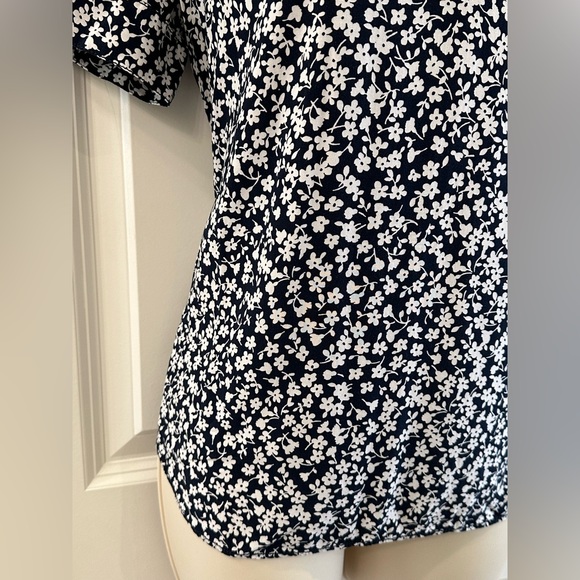 J. Crew Re-Imagined Women’s Ditsy Floral V-Neck Flutter Sleeve Top Size XS - Picture 4 of 14